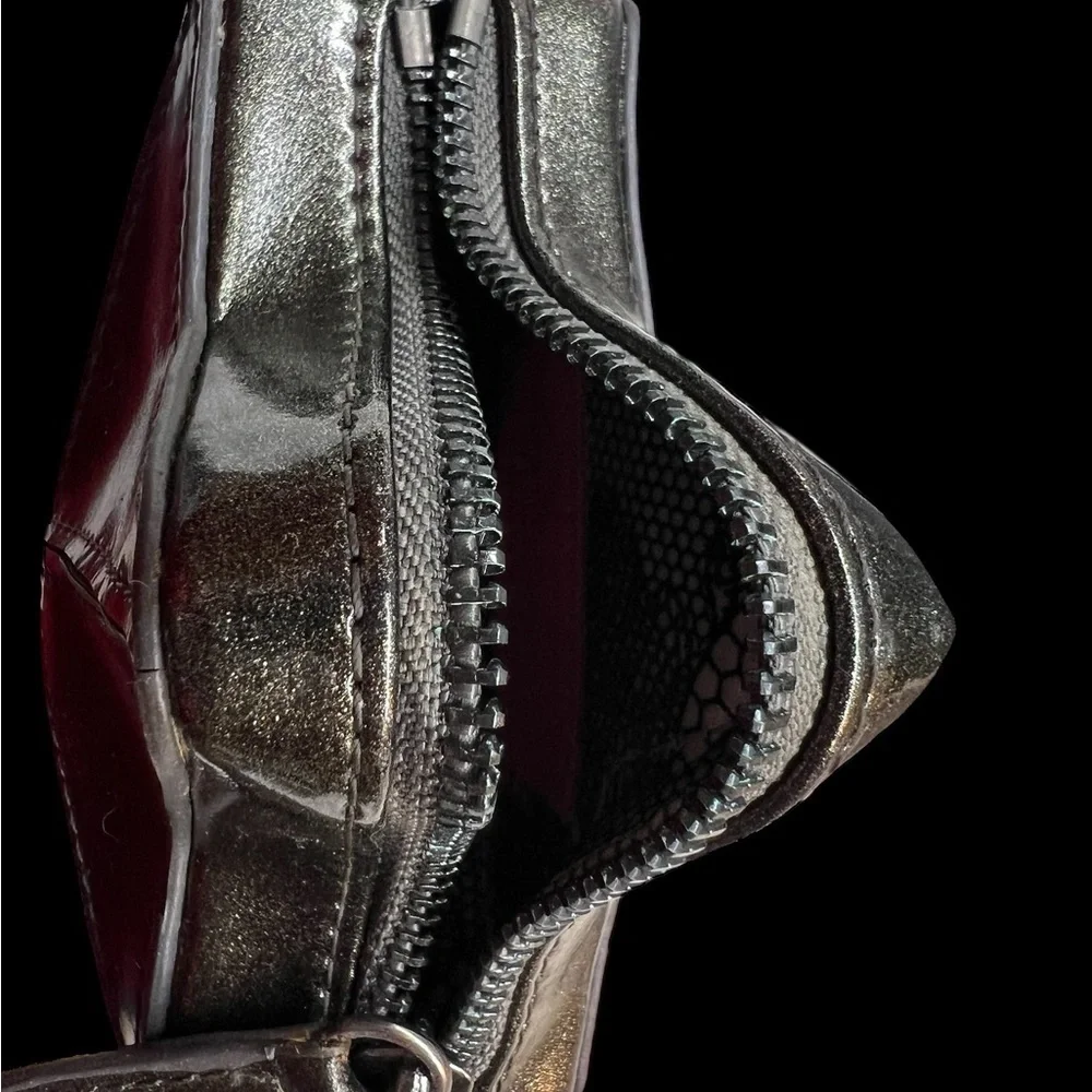 Betsy‎ Johnson star wristlet